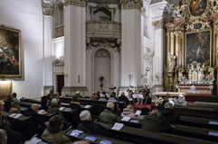 Česk sourozeneck violoncellov Duo Brikcius (Anna Brikciusov - violoncello, František Brikcius - violoncello), Ing. Oldřich Lomeck, starosta Městsk čsti Praha 1 a kaplan pplk. Miloslav Kloubek; violoncellov koncert DUO BRIKCIUS & OffenBACH; Vojensk kostel sv. Jana Nepomuckho, Praha; Festival Brikcius - 6. ročnk cyklu koncertů komorn hudby v Praze 2017. Foto: Alina Bogdana Mihai, http://Festival.Brikcius.com